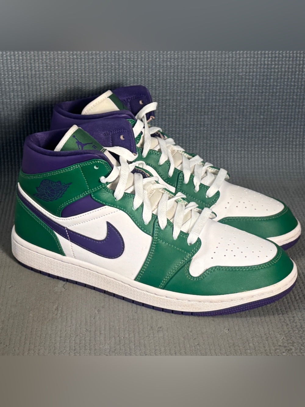 Nike Air Jordan 1 Mid "Incredible Hulk" Sneakers 554724-300 Men’s Size 9
